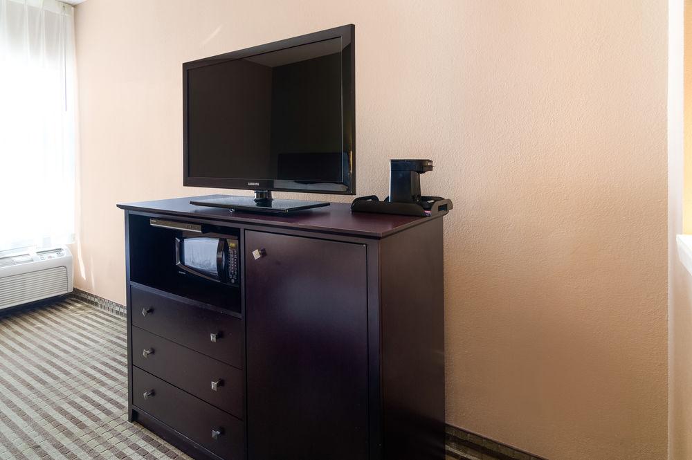 Quality Suites Las Colinas Center Irving Luaran gambar