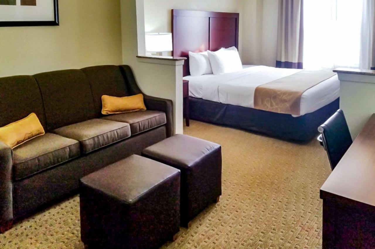 Quality Suites Las Colinas Center Irving Luaran gambar